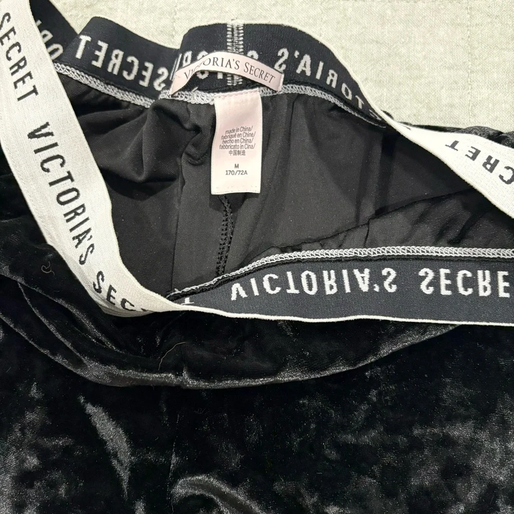 Victoria’s Secret Crushed Velvet Velour Pajama Short Logo Waistband Black Medium